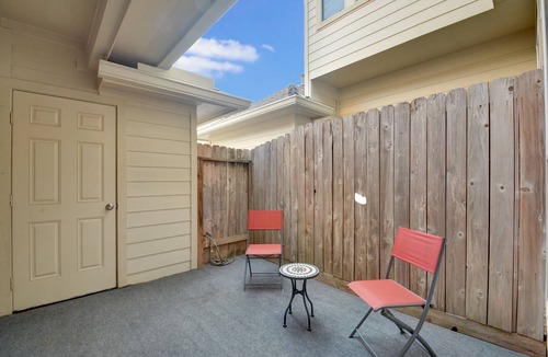Alden Bridge House | Beautiful Townhome in The Woodlands