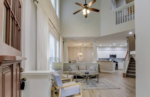 Alden Bridge House | Beautiful Townhome in The Woodlands