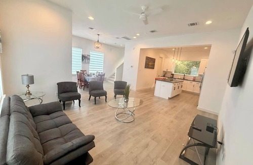 OST - South Union House | Beautiful Townhome near Downtown HTX & Med Center