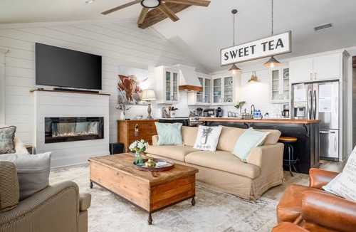 Jarreau House | Beautiful Townhome on False River