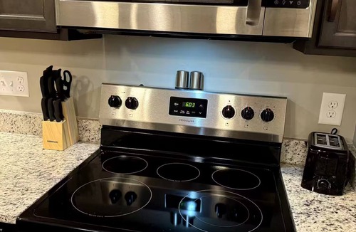 Clarksville House | Beautiful Townhome with Pool