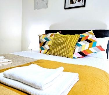 Long Eaton House | Beautiful Townhouse with Netflix