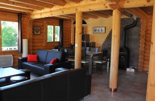 Foncine-le-Bas Ski Chalet | Beautiful traditional log cabin in Foncine le Bas (6/8 pers.) Left