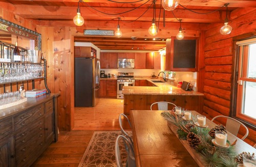 Canandaigua Cabin | Beautiful Traditional Log Cabin