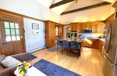 Sutton House | Beautiful tranquil escape set on 47 acres