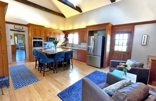 Sutton House | Beautiful tranquil escape set on 47 acres