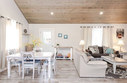 Saint Malo Cabin | Beautiful Tranquil Stay Near the Water - Cabin 11