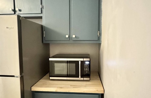 Olde Town Augusta Apartment | Beautiful Tree-Top Apartment Home with Expansive Two Bed, Two Bath En-suites.