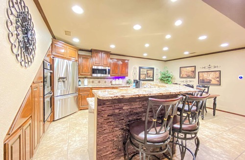 Abilene House | Beautiful two-story townhome in central Abilene by Redbud Park.