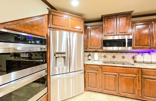 Abilene House | Beautiful two-story townhome in central Abilene by Redbud Park.