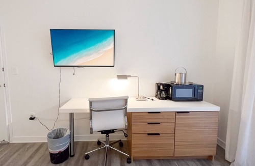 Hallandale Beach Apartment | Beautiful two bedroom apartment with Nice View