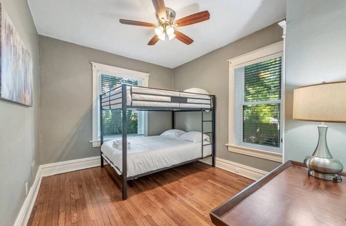Shaw House | Beautiful Unit in Shaw Community!