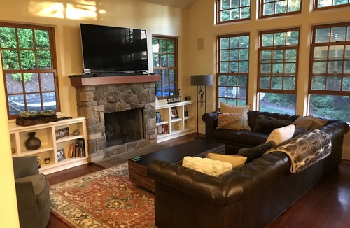 Fairmont House | Beautiful university area home