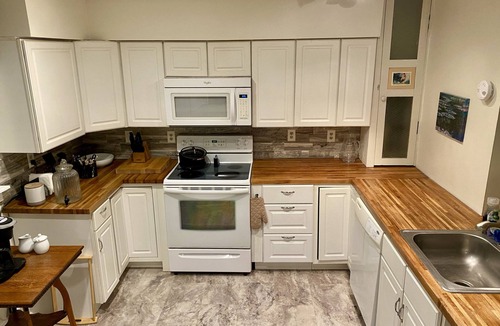 Saratoga Springs House | Beautiful updated home - best downtown neighborhood - walk to everything