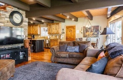 Meyers Ski Chalet | Beautiful Updated Chalet Next to Golf Course VHR-073547