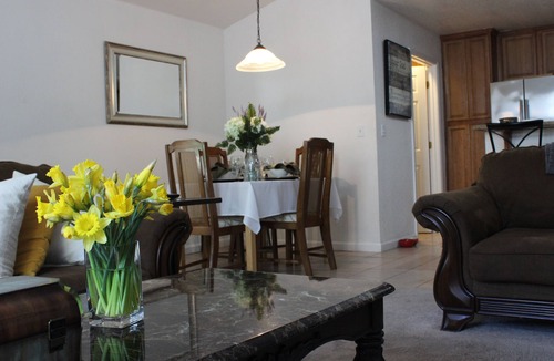 Stockton House | Beautiful updated 2bd 2bath in Great Neighborhood