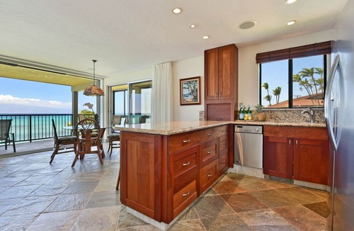 Kahana Condo | Beautiful updated 2bd condo, a sleek new finish