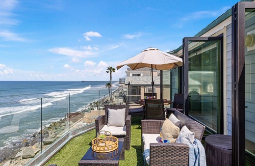 South Oceanside House | Beautiful UPPER LEVEL Pet-Friendly Oceanfront Duplex P1111-1