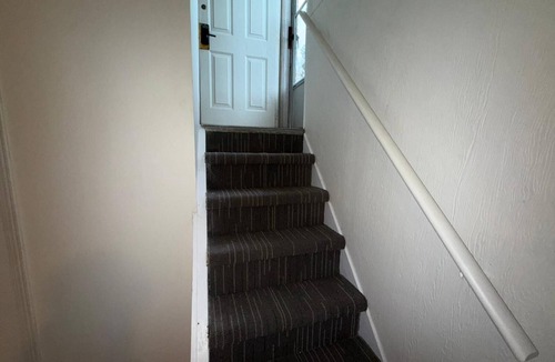 Brampton West House | Beautiful Upstairs Unit Near Transit & Shopping