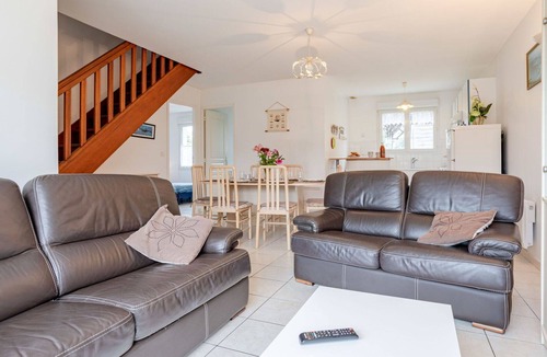 Hauteville-sur-Mer House | Beautiful villa for 4 guests with WIFI, TV and terrace