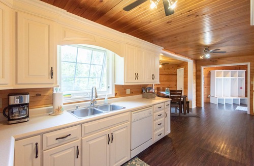 Grand Tracadie House | Beautiful Vacation Home Near Brackley Beach With 37 Foot Swimming Pool.