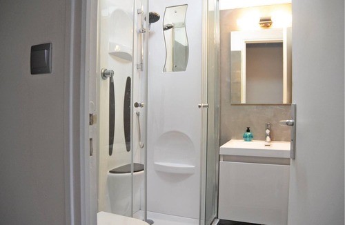 Saumur Apartment | Beautiful vacation apartment on the second floor.