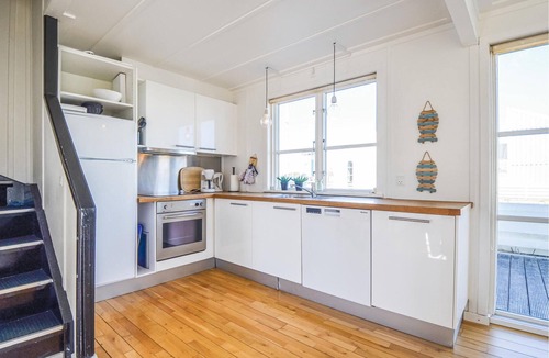 Øer Strand House | Beautiful vacation home in very good location in Øer Maritime Ferieby.