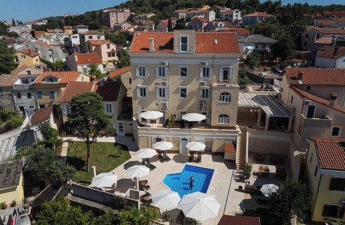 Cove Murtar Apartment | Beautiful vacation apartment in a vacation complex with private pool and garden