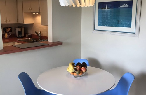 Golden Beach Condo | Beautiful VENICE BEACH beachfront condo with private beach access, balcony, pool