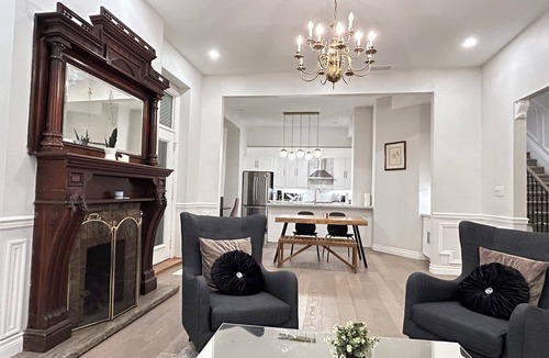 Garden District House | Beautiful Victorian House In Downtown Toronto!