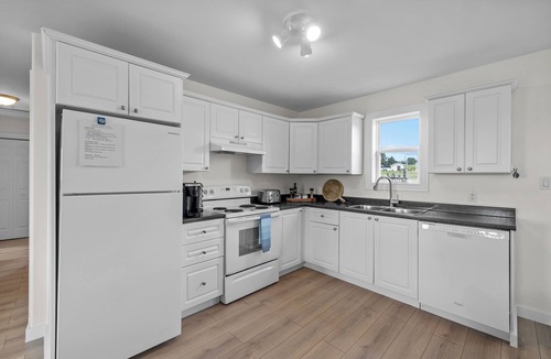 North Rustico Cottage | Beautiful View of Rustico Bay