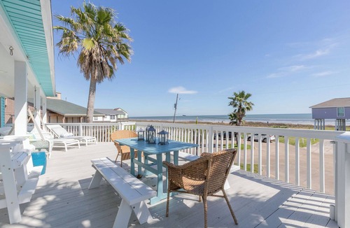 Galveston House | Beautiful view of the beach, 3 bedroom-3 full bath, WiFi, cable, big deck