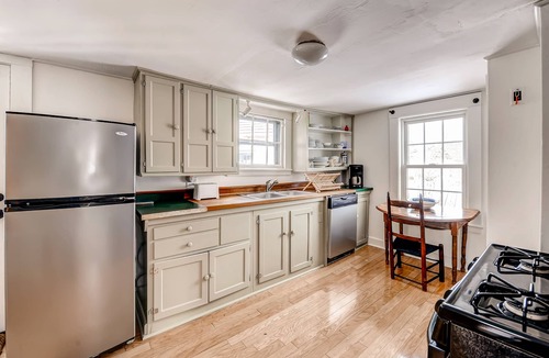 Ipswich Cottage | Beautiful Views, 1 Mi to Beach! Ipswich Cottage