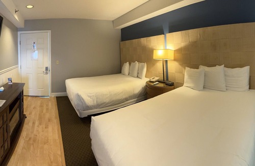 Rockland House | Beautiful Views and Downtown Location