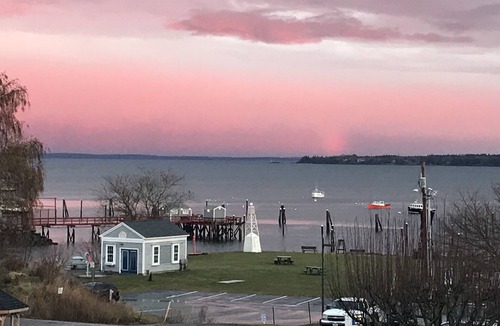 Rockland House | Beautiful Views and Downtown Location