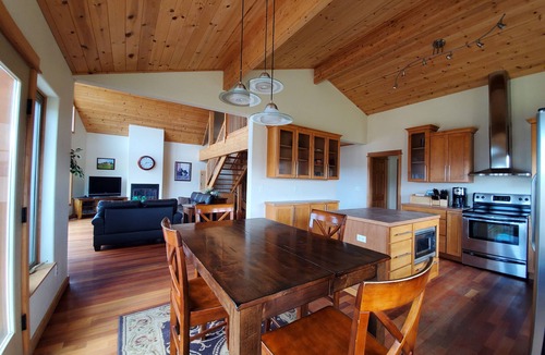 Pateros House | Beautiful Views- Electric vehicle friendly