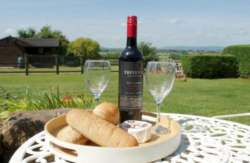 Billingsley House | Beautiful Views Historic 16th Cent Barn Conversion - Pass the Keys