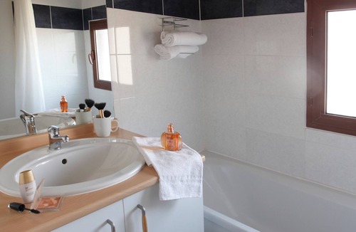 Carcassonne Hotel | Beautiful Views in the South of France! 2 Comfortable Units! Parking Available!