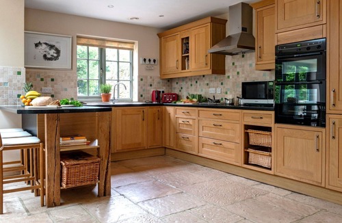 Kingham House | Beautiful villa for 6 guests with pool, WIFI