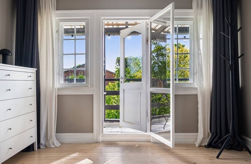 Taastrup Villa | Beautiful Villa, 150 m2 activity hall with tabletennis etc. outdoor 6 pers. spa