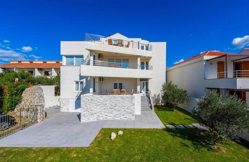 Nin Apartment | Beautiful Villa A&M