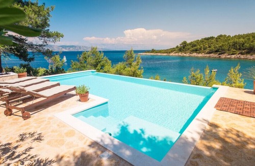 Vrbanj Villa | Beautiful Villa Aqua