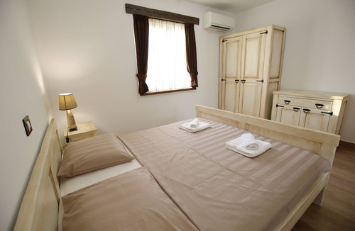 Murvica Villa | Beautiful, Villa Culina with a large pool is situated in a small place Murvica