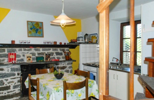 Gordola House | Beautiful villa for 3 people with WIFI, TV, patio and pets allowed