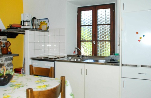 Gordola House | Beautiful villa for 3 people with WIFI, TV, patio and pets allowed