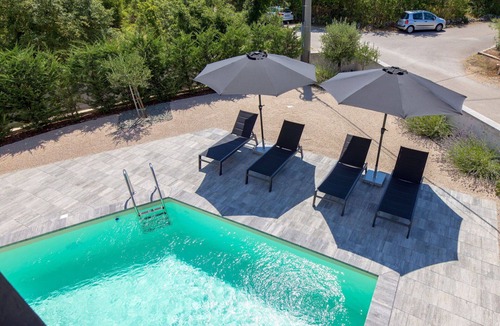 Sveti Ivan Dobrinjski House | Beautiful villa for 5 guests with A/C, hot tub, WIFI, private pool, TV, terrace and pets allowed