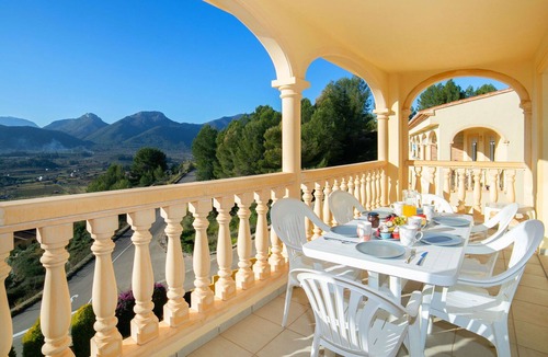 Jalon House | Beautiful villa for 6 people with pool, WIFI, A/C, TV and terrace