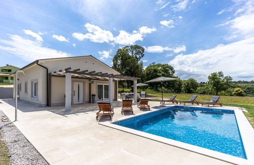 Gondolici Villa | Beautiful Villa Gallova