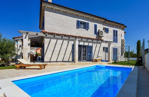 Susica Villa | Beautiful Villa Mala Murter, with a Pool