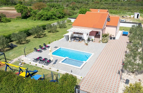 Tinj Villa | Beautiful villa Maris with pool and jacuzzi